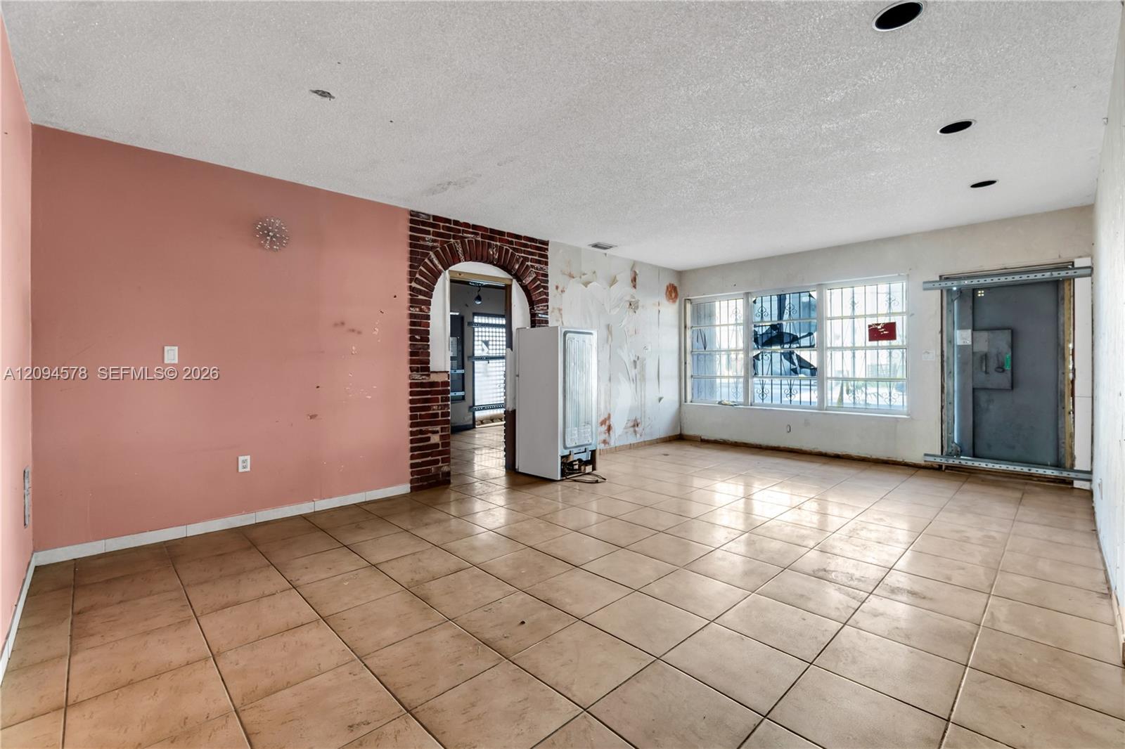 4730 W 8th Avenue