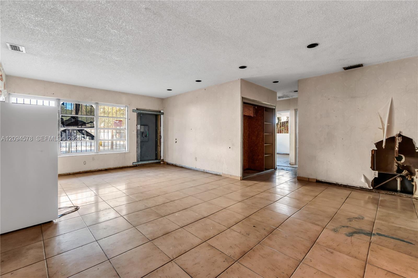 4730 W 8th Avenue