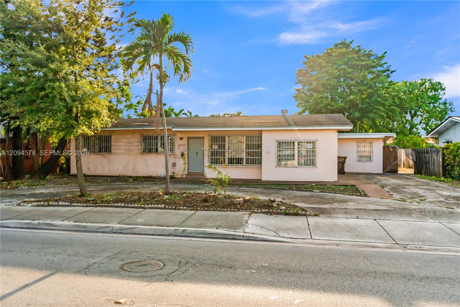 4730 W 8th Avenue