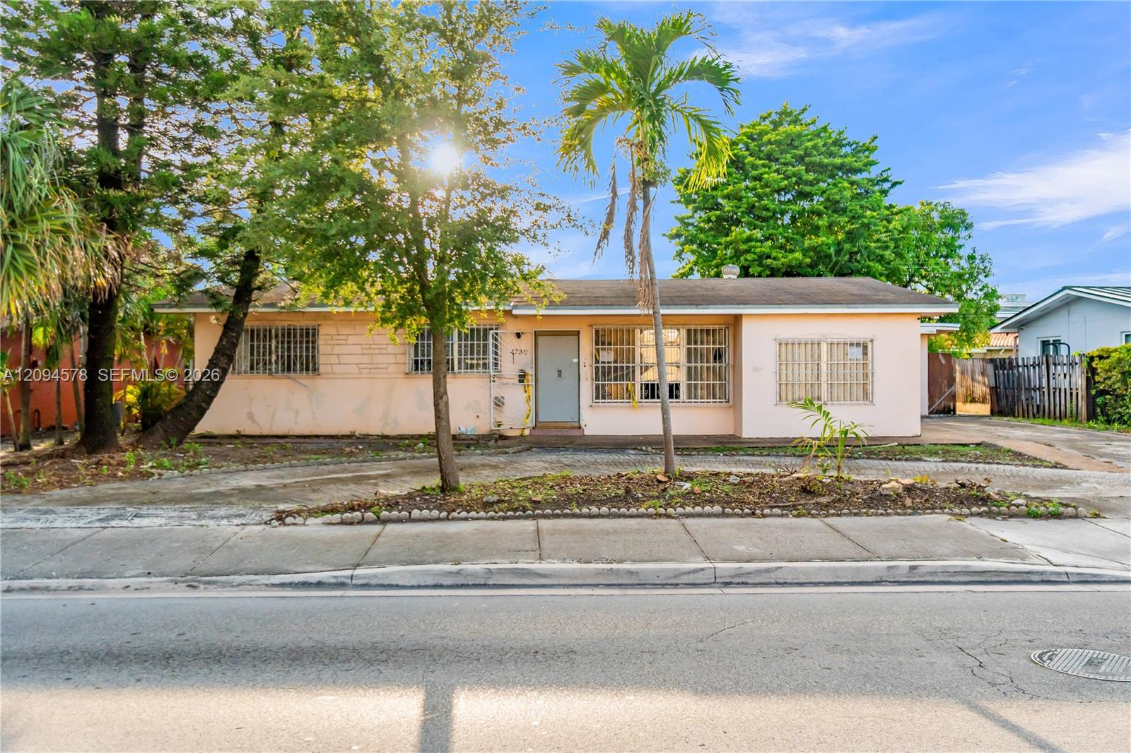 4730 W 8th Avenue