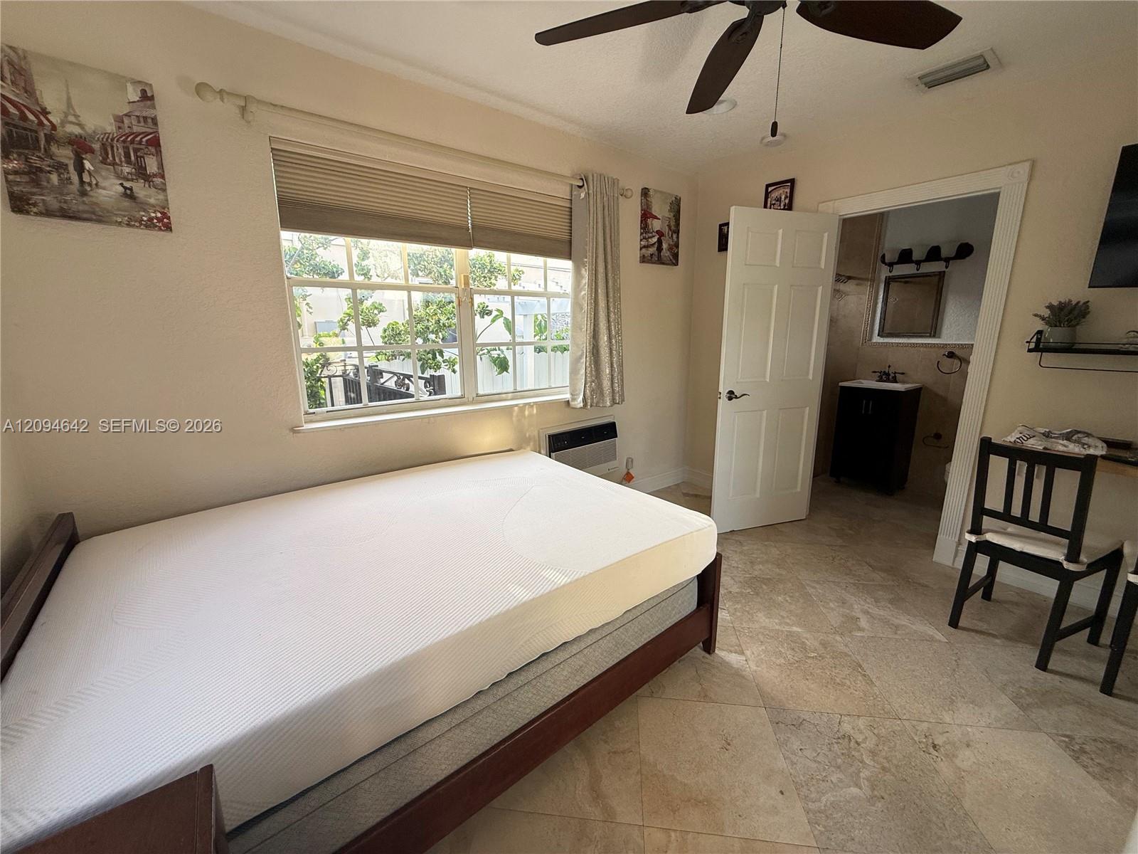 3889 NW 5th Street