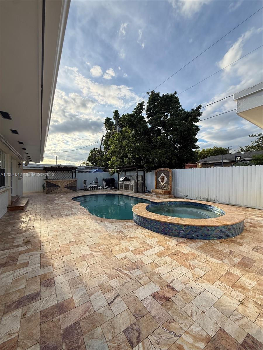 3889 NW 5th Street
