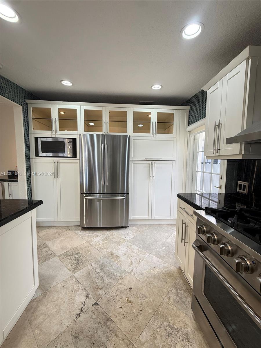3889 NW 5th Street