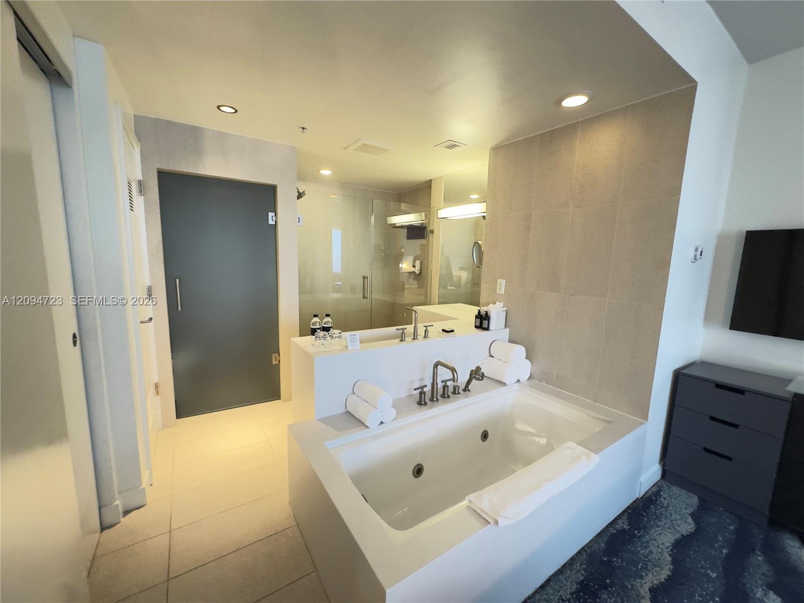 3101 Bayshore Drive