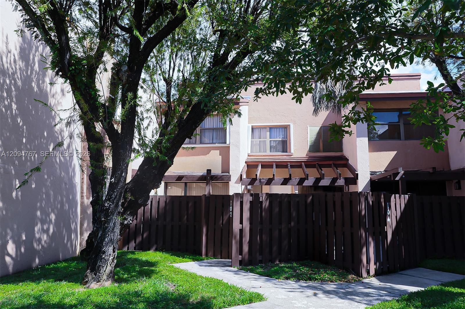 445 W Park Drive