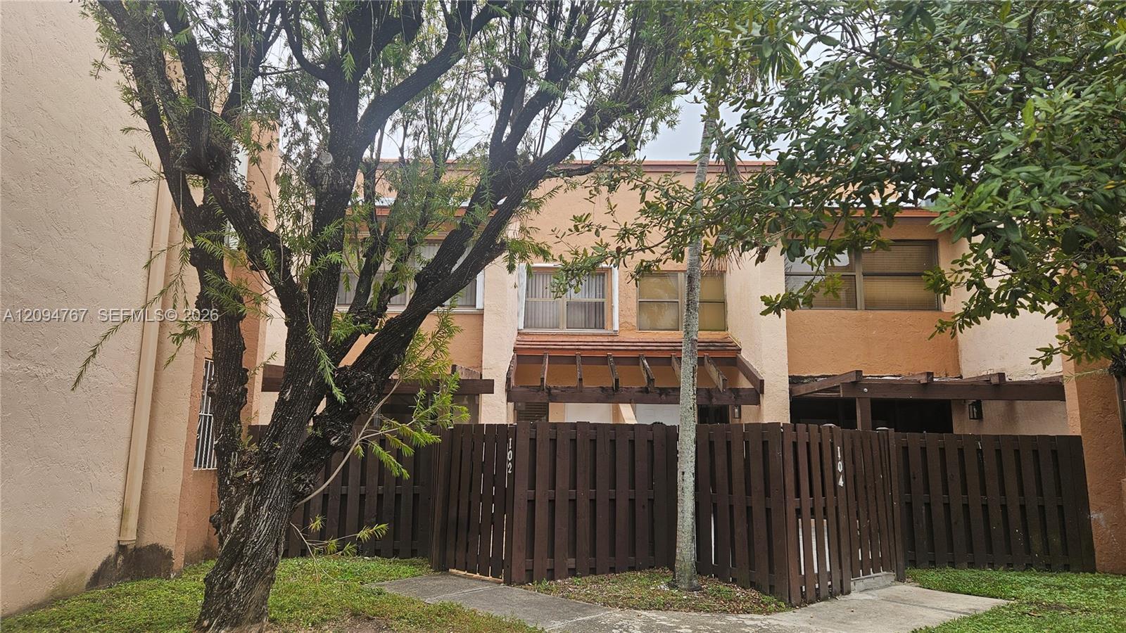 445 W Park Drive
