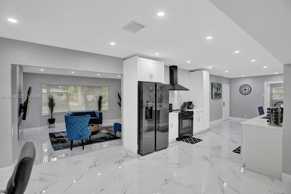 63 SE 5th Avenue