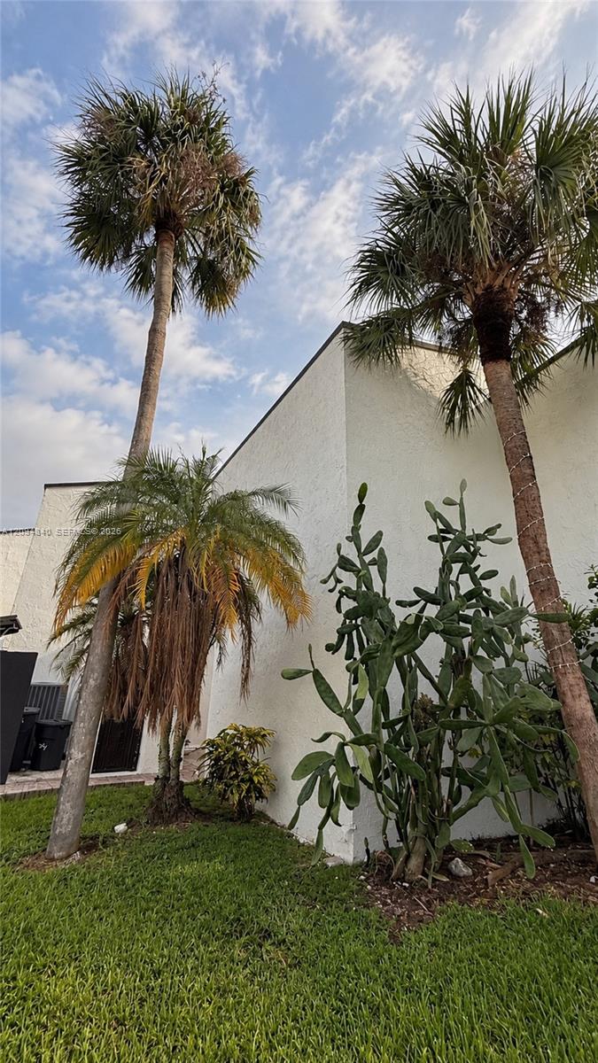 9195 Fontainebleau Boulevard