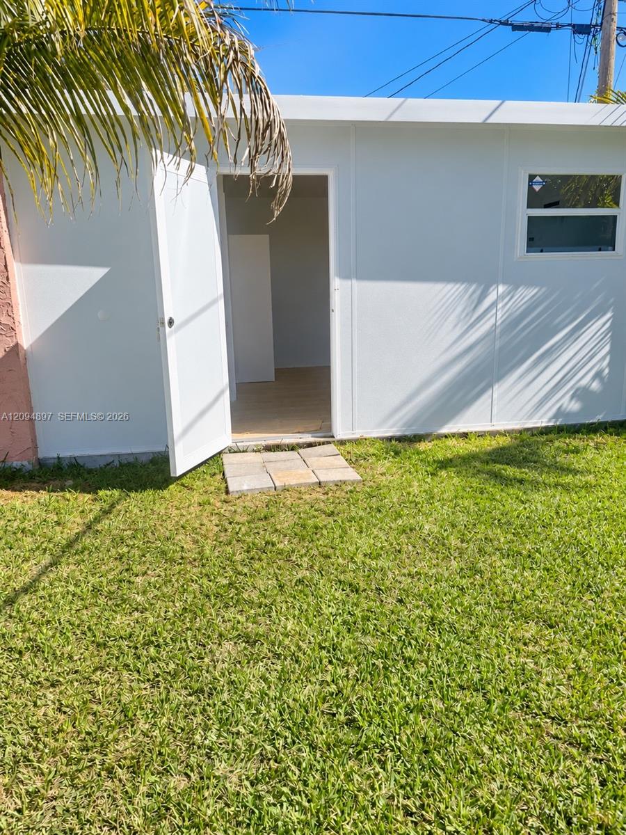 797 NW 9th Street