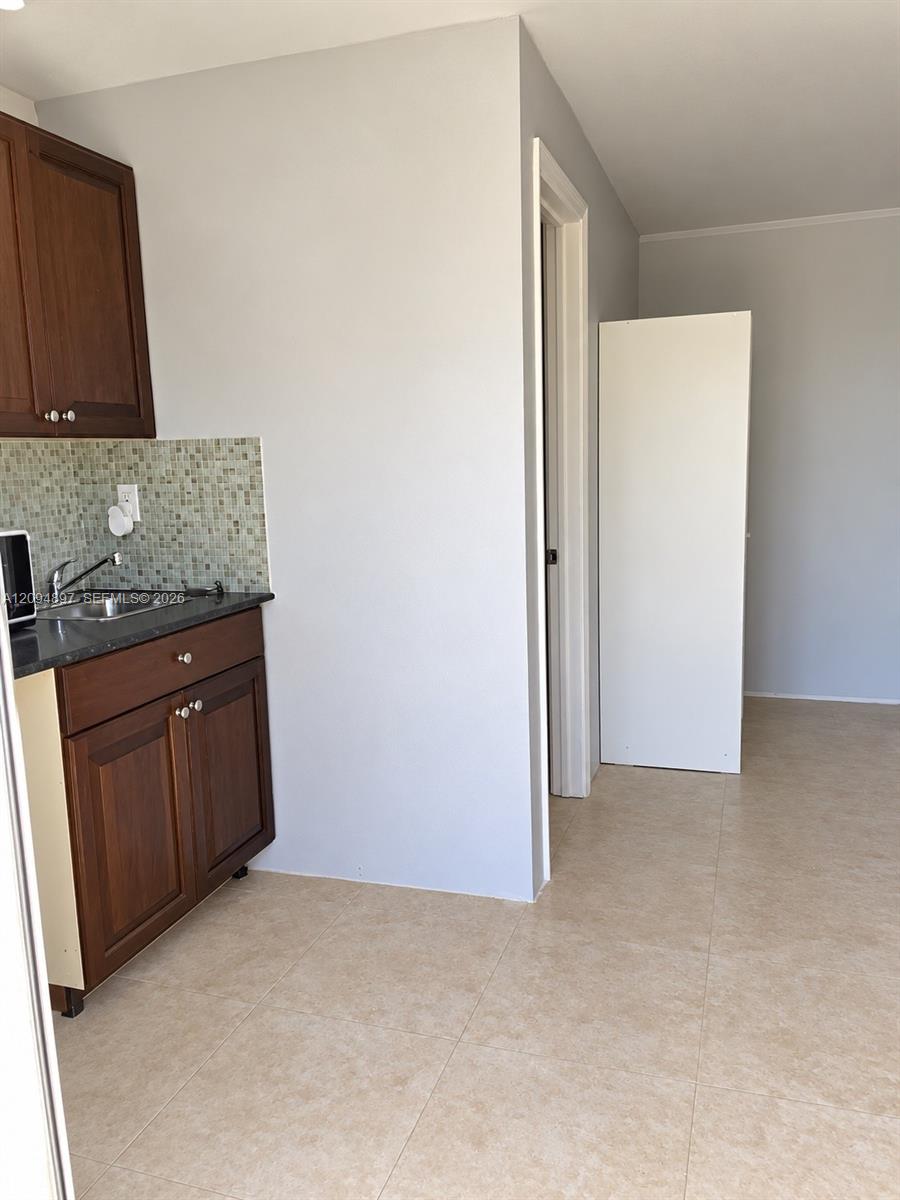 797 NW 9th Street