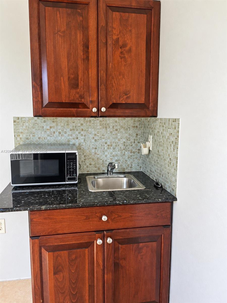 797 NW 9th Street