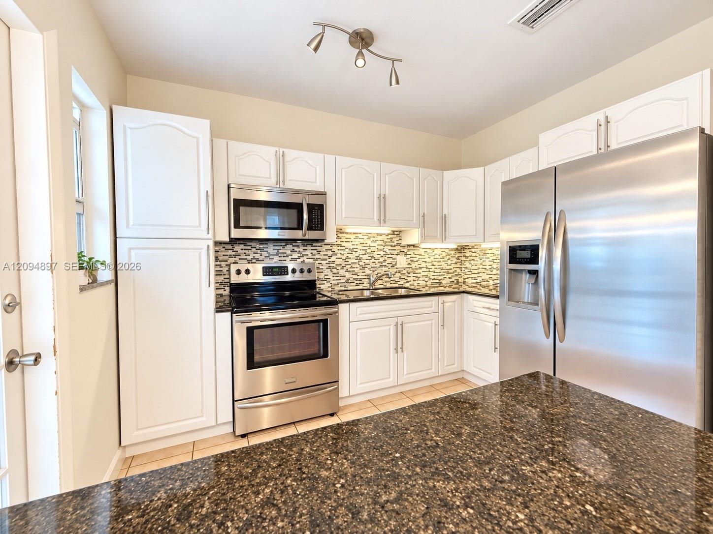 797 NW 9th Street
