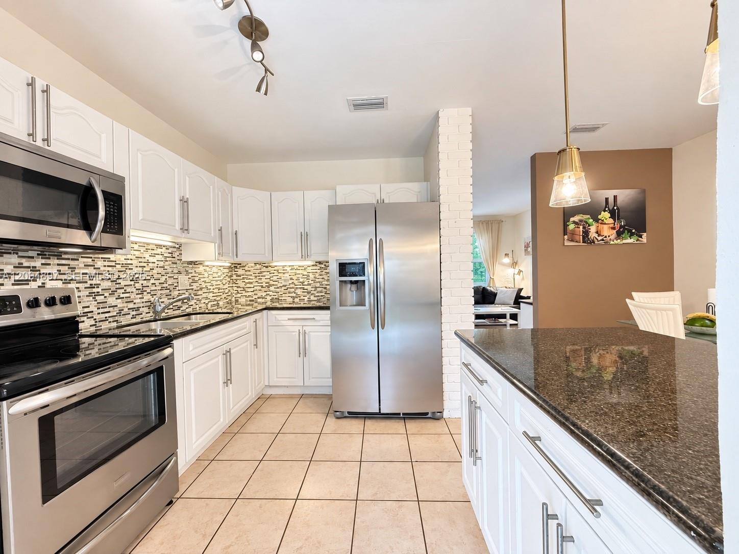 797 NW 9th Street
