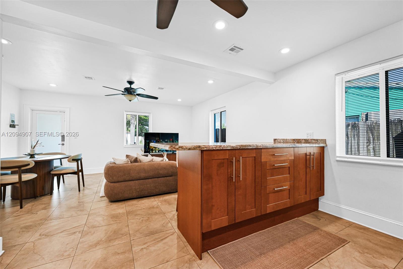 1328 N Andrews Avenue gallery image #10