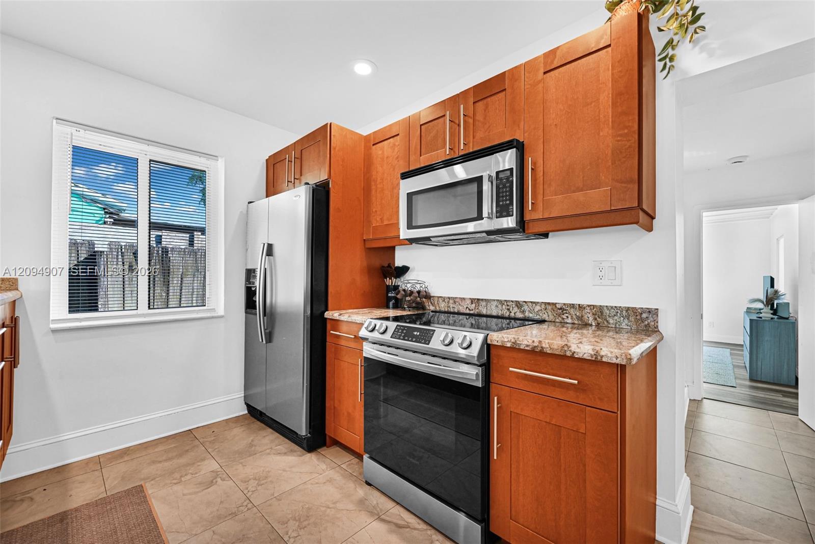 1328 N Andrews Avenue gallery image #11