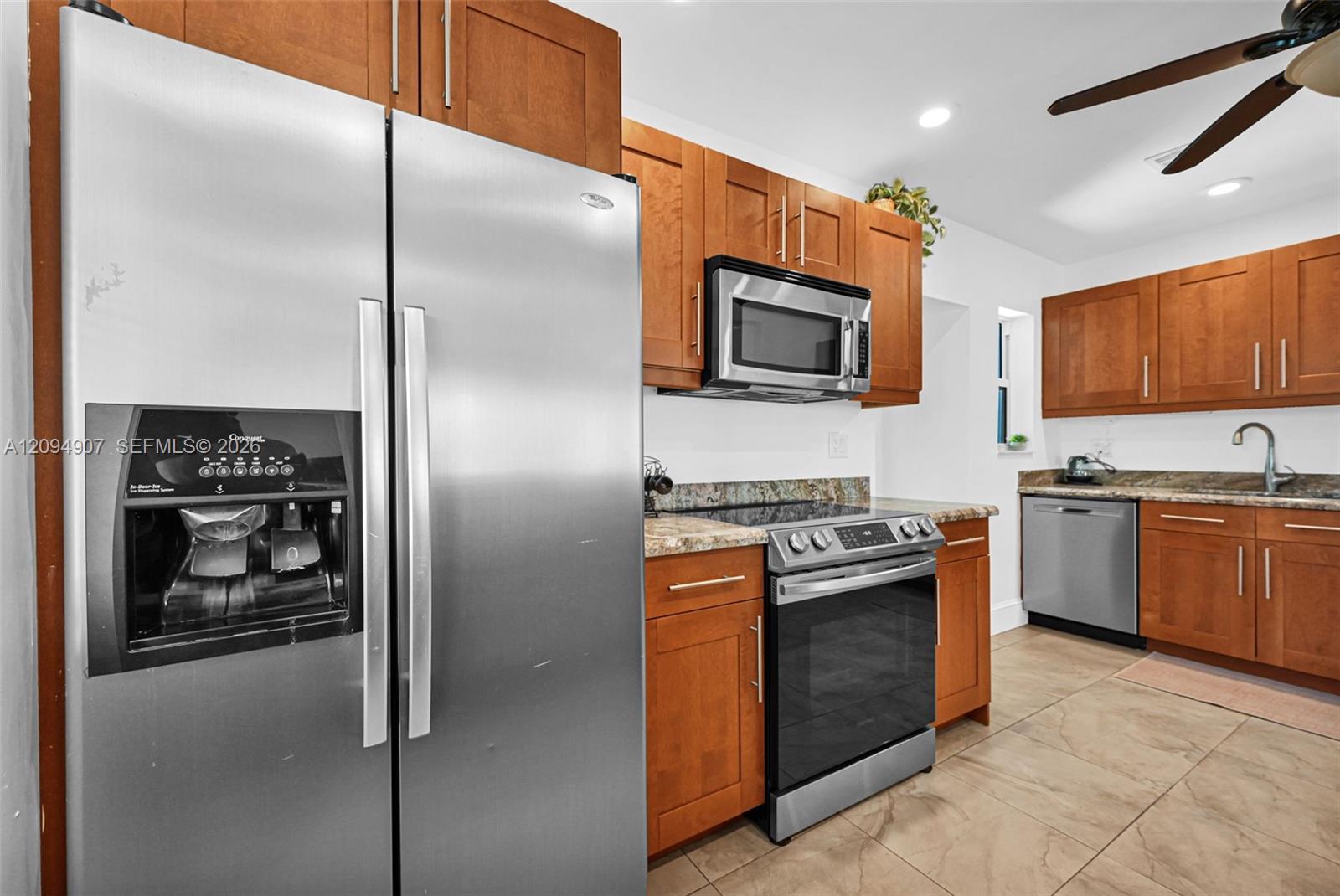 1328 N Andrews Avenue gallery image #12