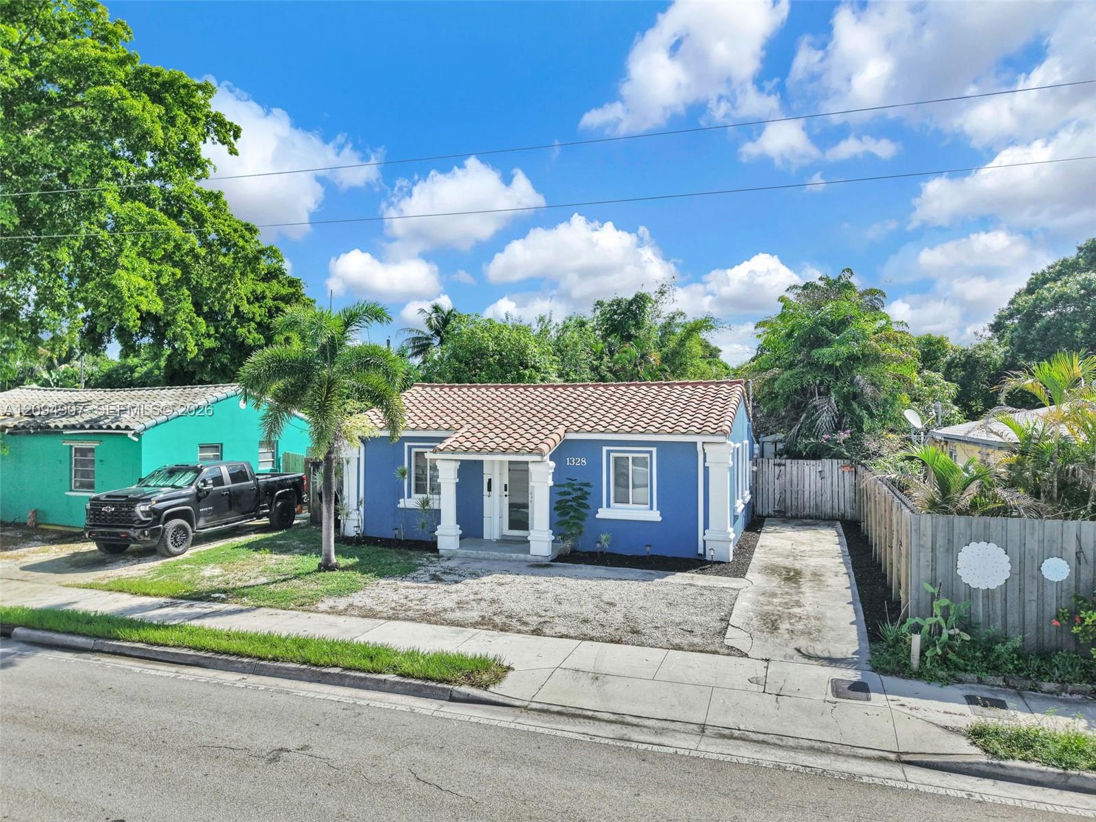 1328 N Andrews Avenue gallery image #43