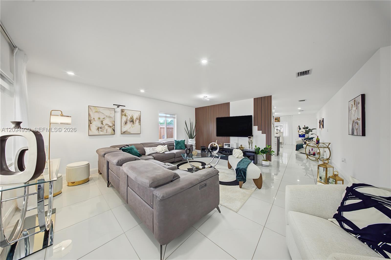 530 SW 7th Avenue