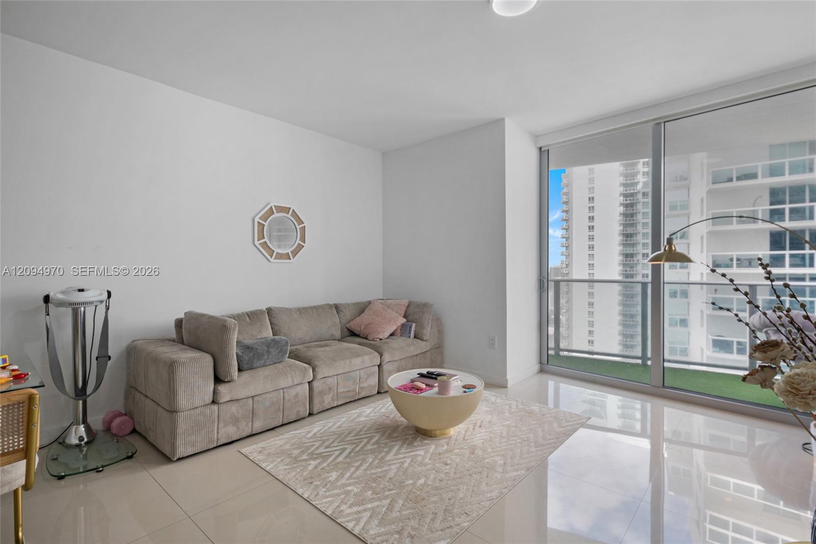 488 NE 18th Street gallery image #4