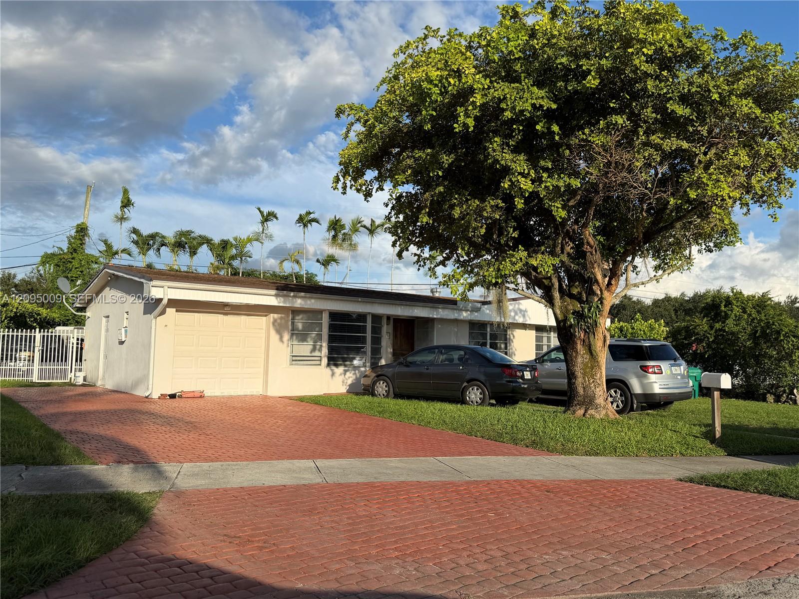 1821 SW 92nd Court