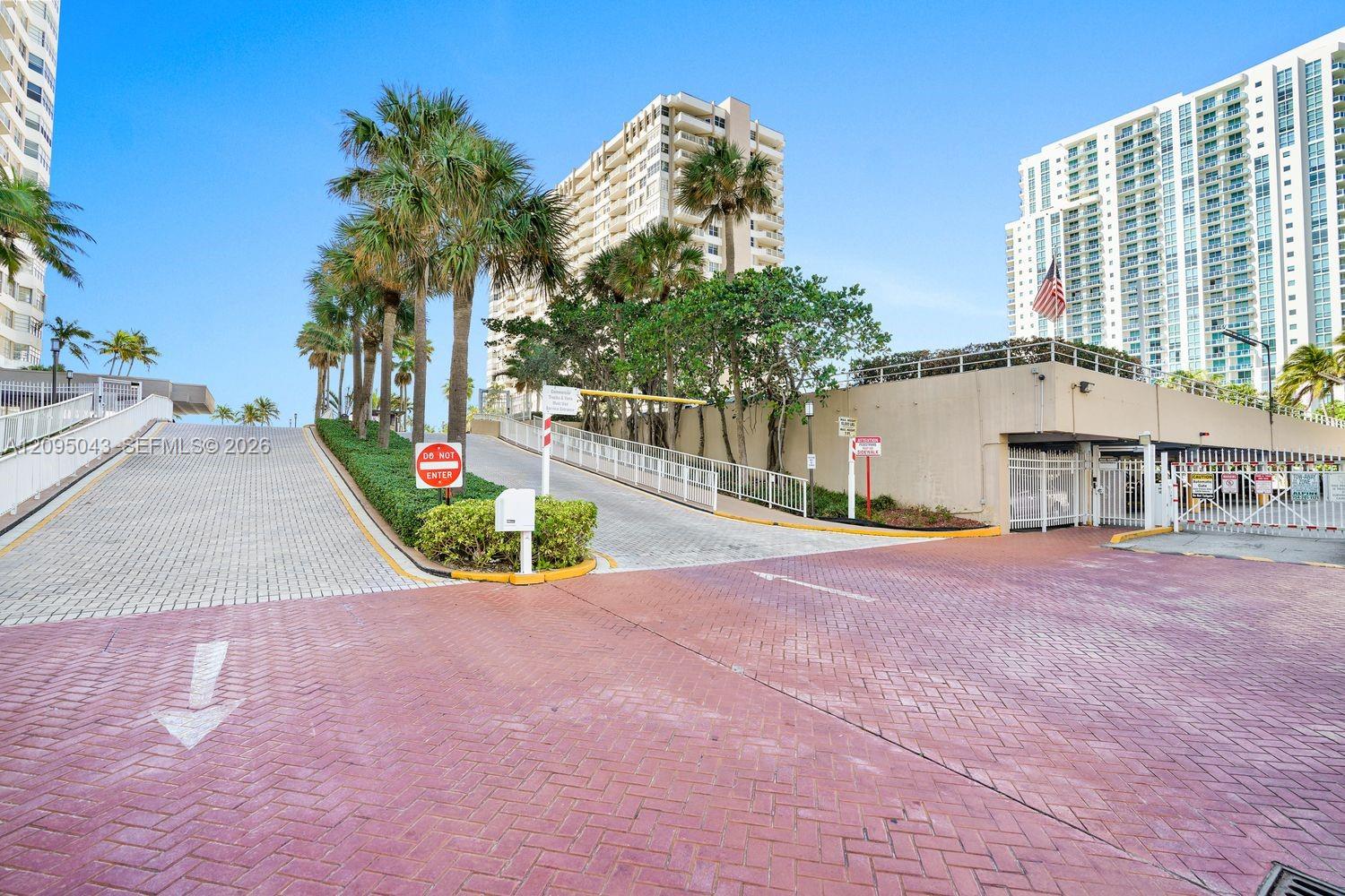1965 S Ocean Drive gallery image #29