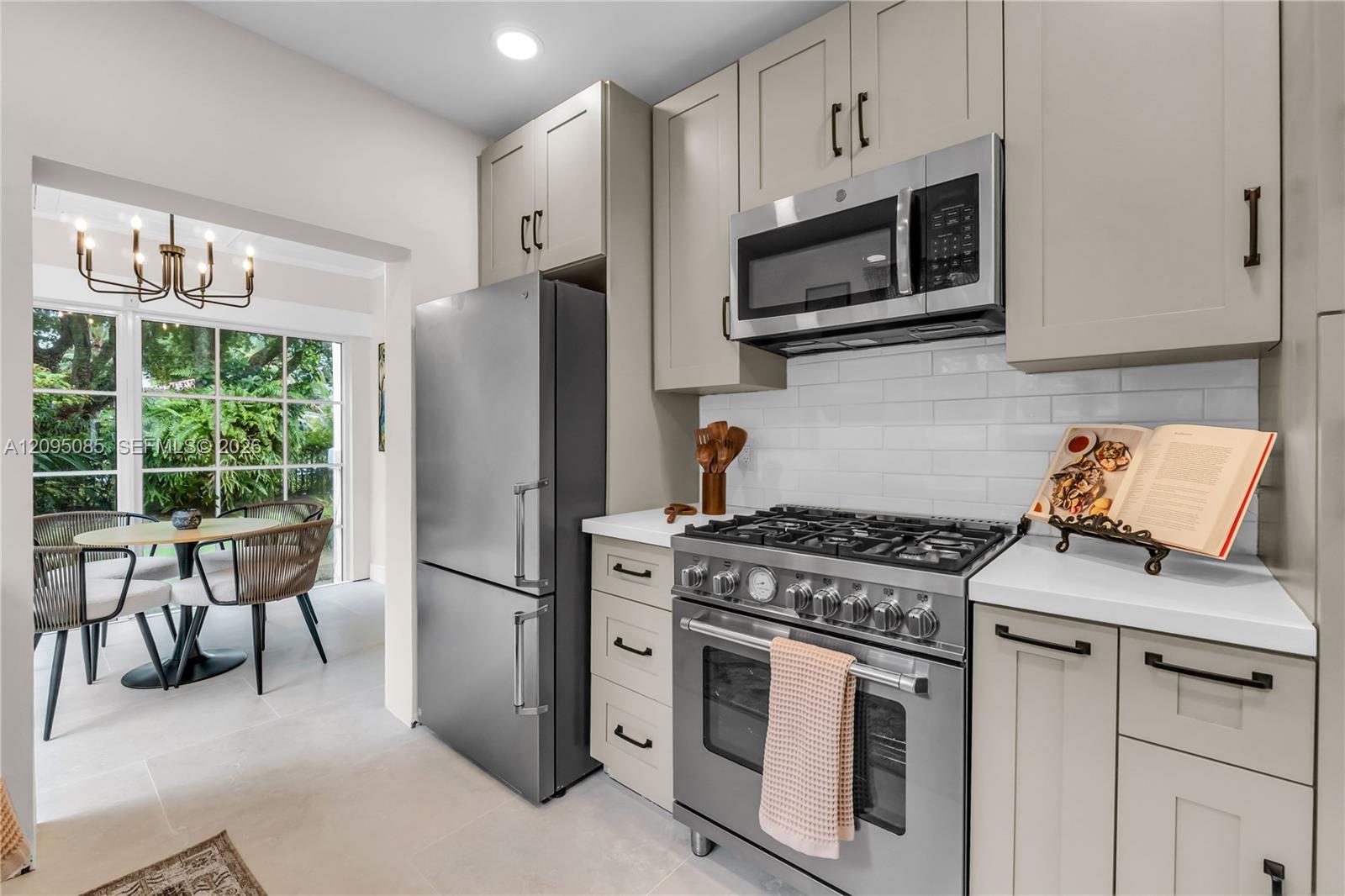 467 NE 55th Terrace