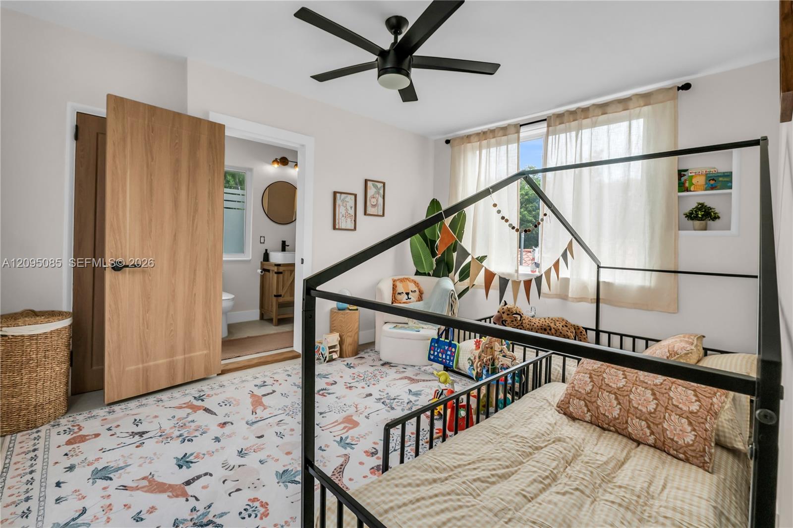 467 NE 55th Terrace