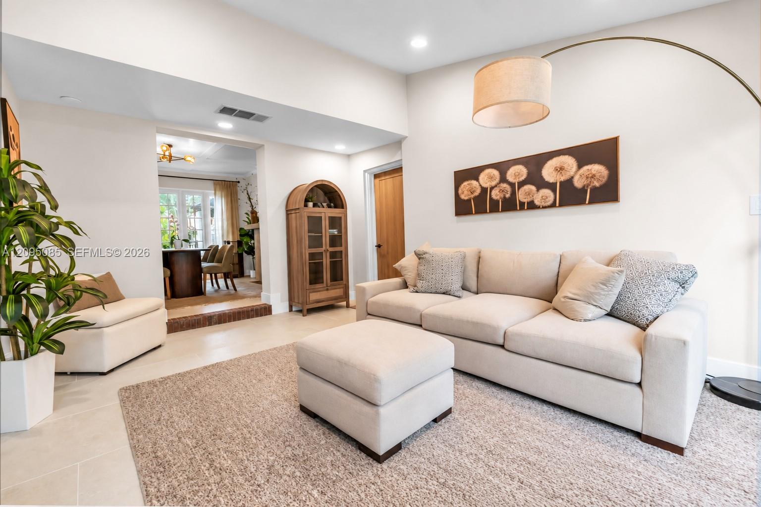 467 NE 55th Terrace