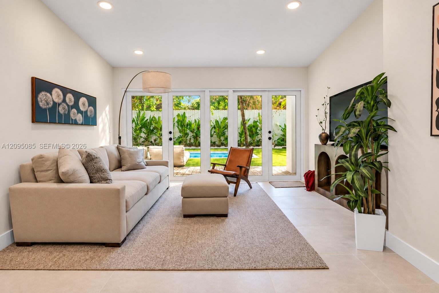 467 NE 55th Terrace