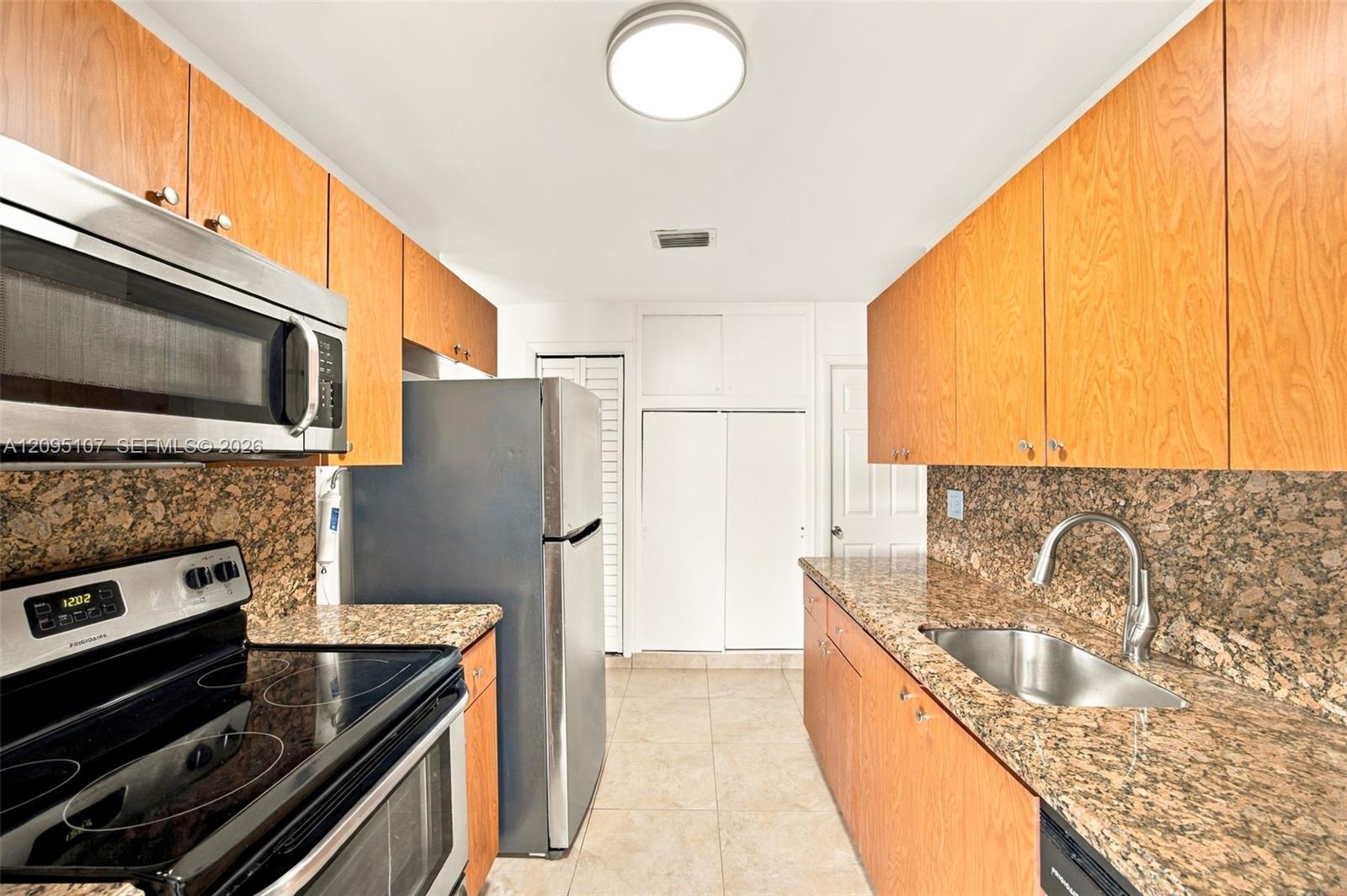 4920 SW 94th Court