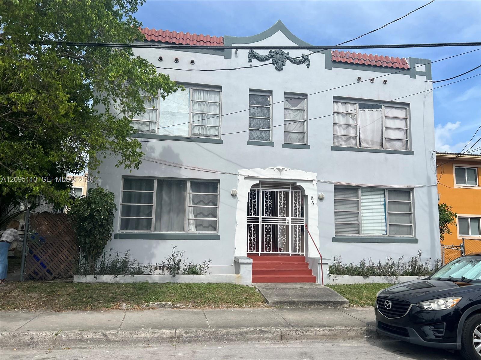 85 NW 17th Place