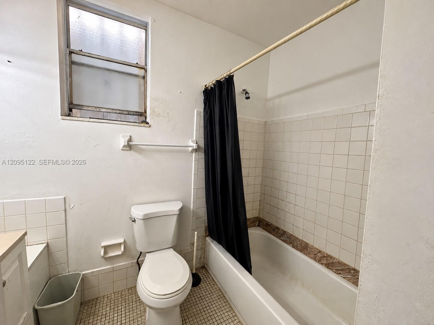 1103 W 39th Terrace