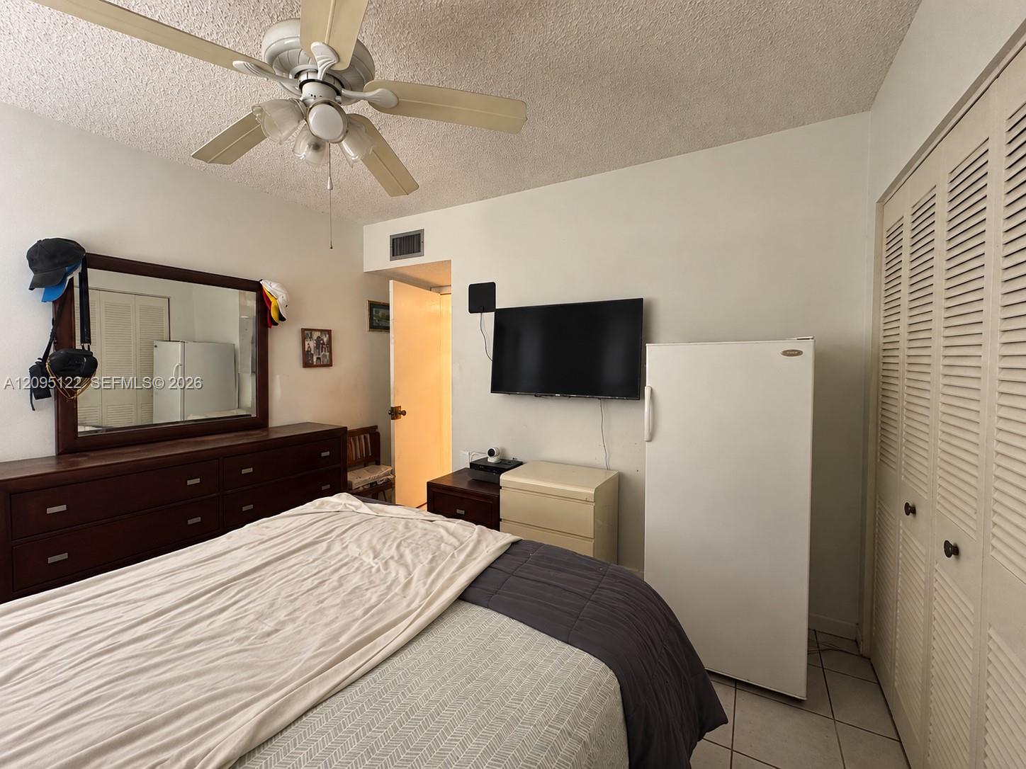 1103 W 39th Terrace