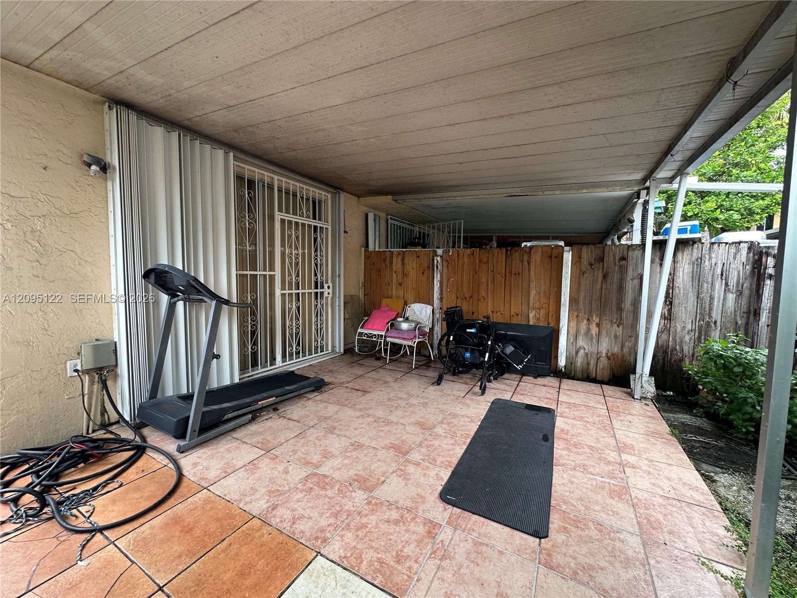 1103 W 39th Terrace