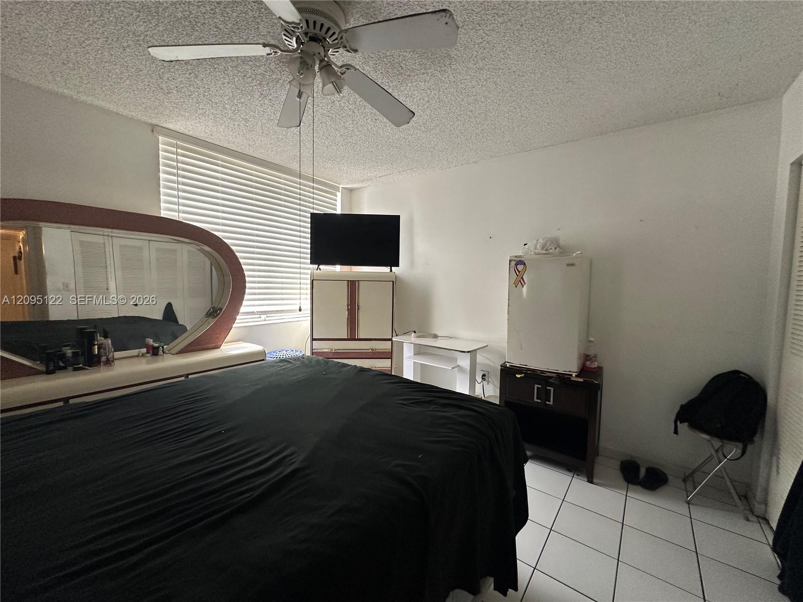 1103 W 39th Terrace