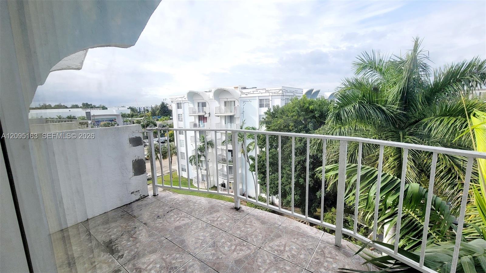 494 NW 165th St Road