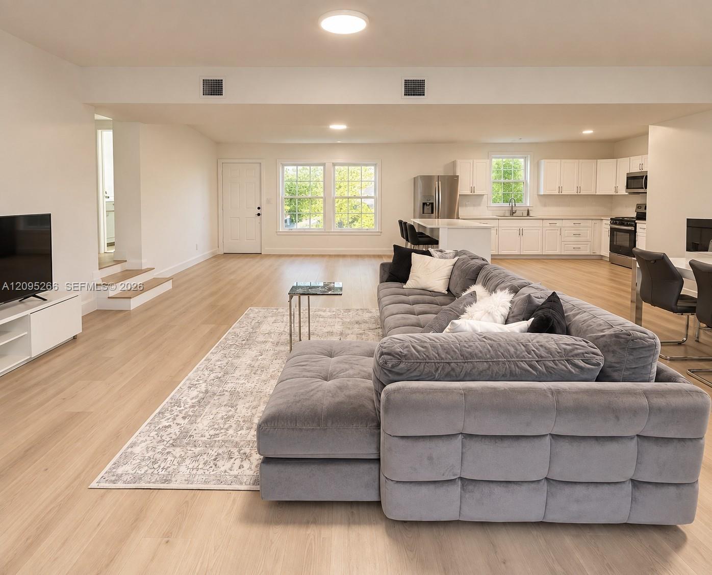 1411 NE 201st Terrace