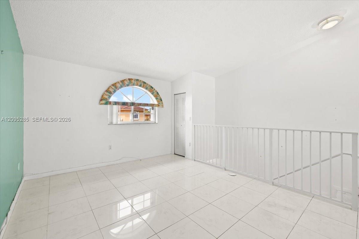 3554 W 80th Street