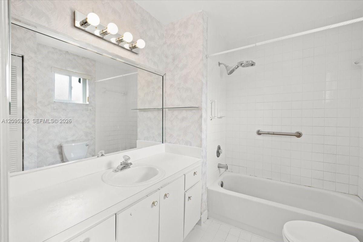 3554 W 80th Street