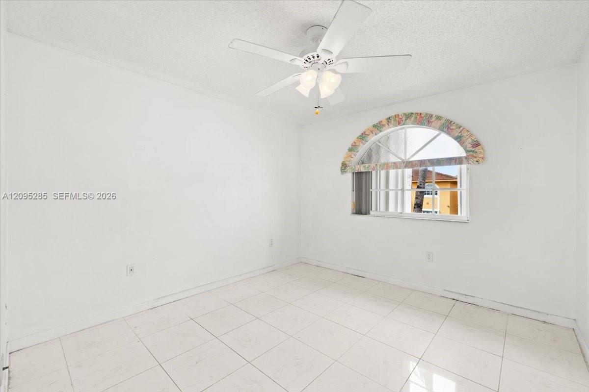 3554 W 80th Street