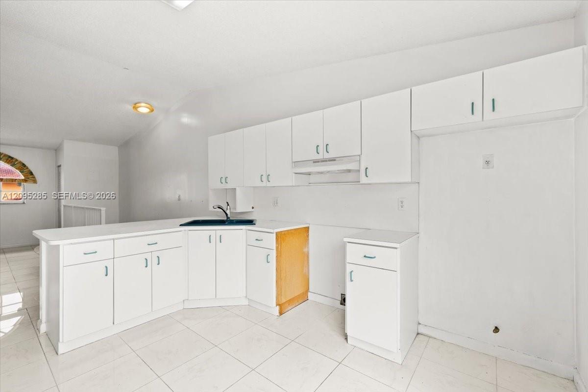 3554 W 80th Street