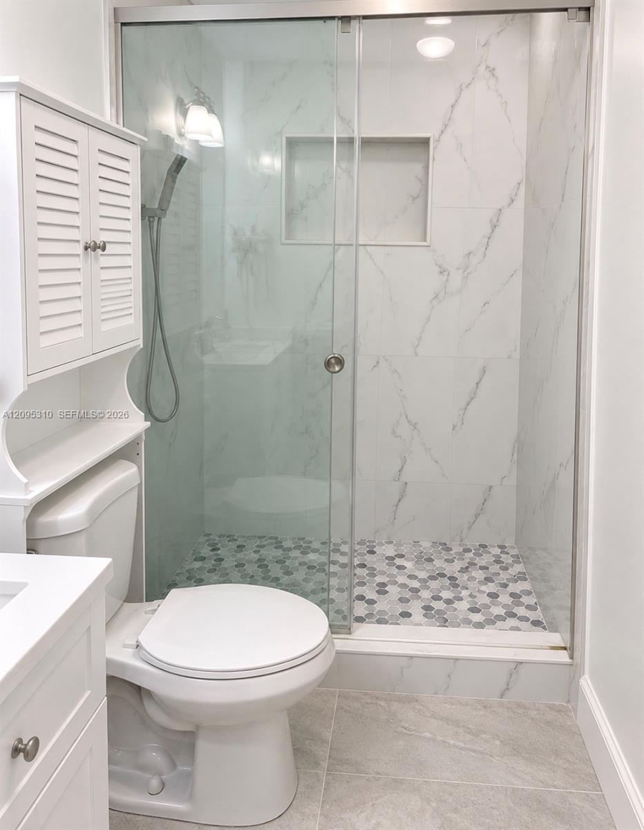 9371 Fontainebleau Boulevard