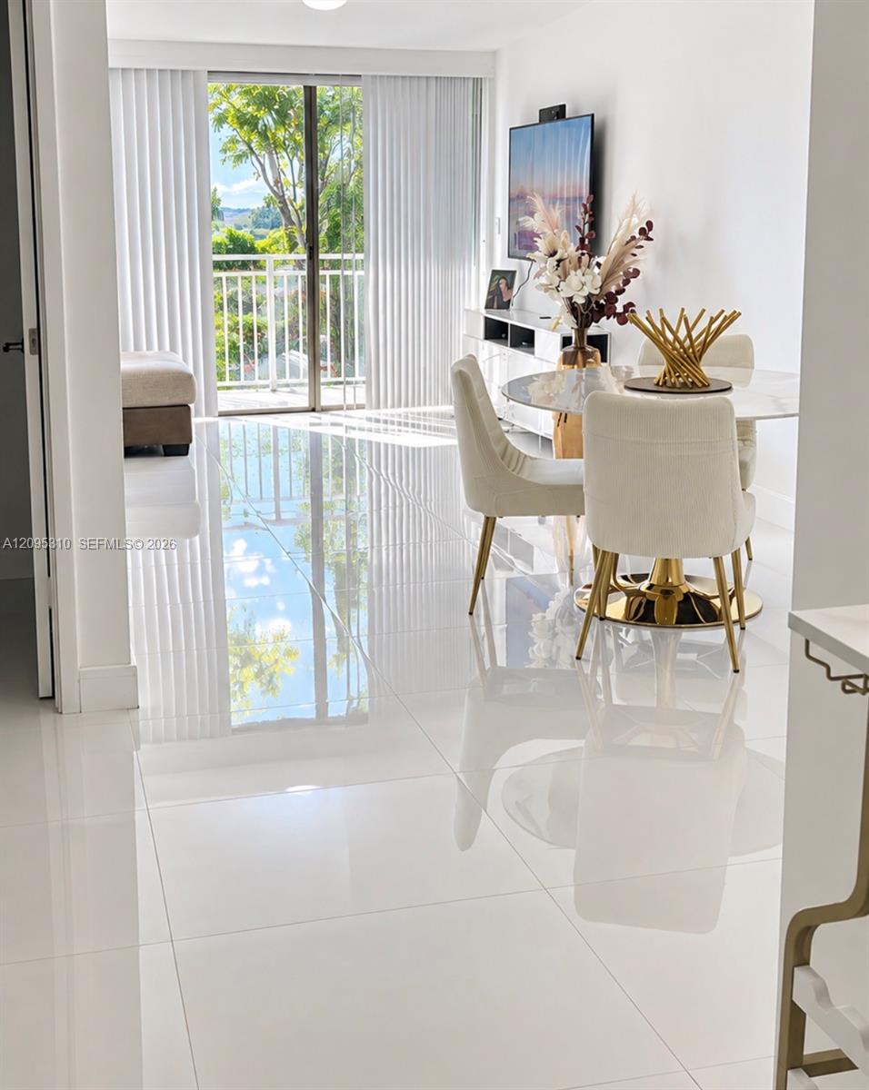 9371 Fontainebleau Boulevard