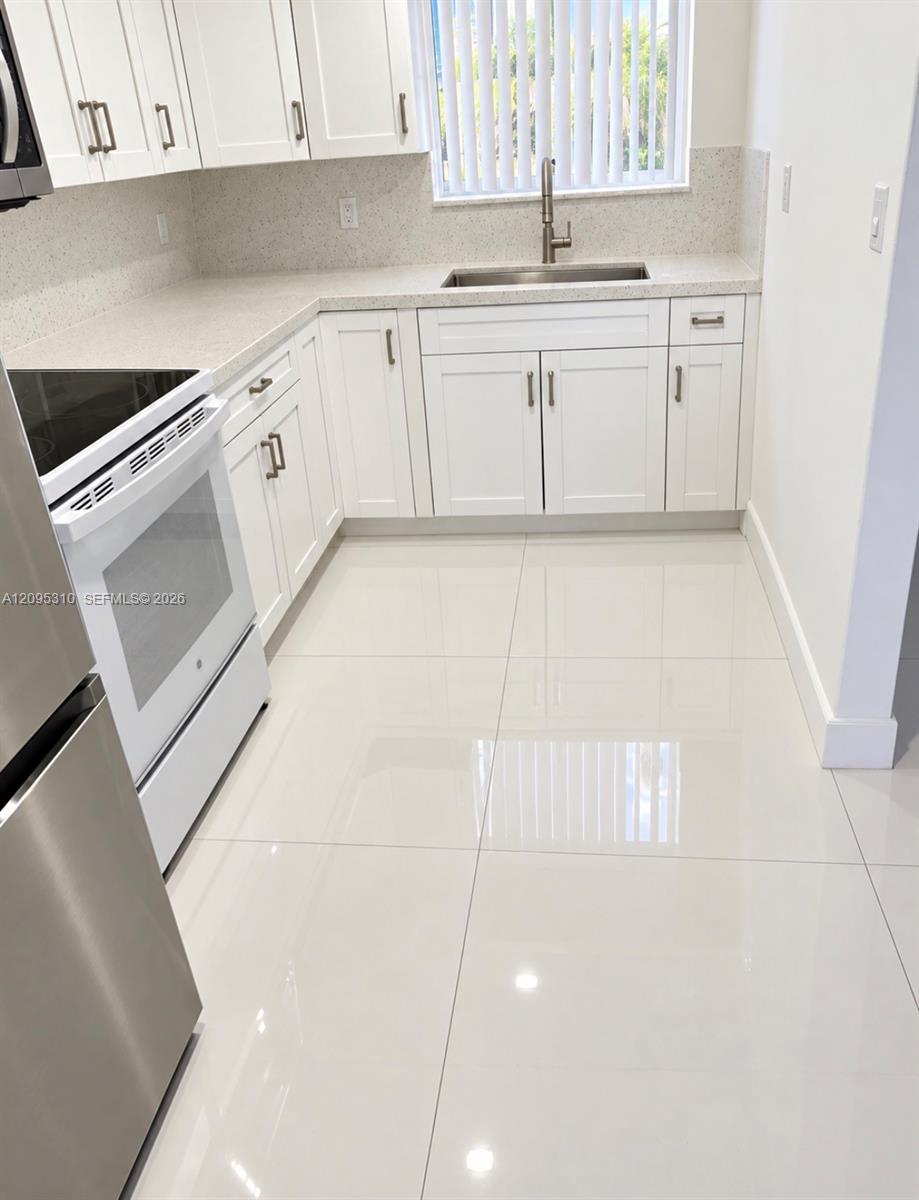 9371 Fontainebleau Boulevard