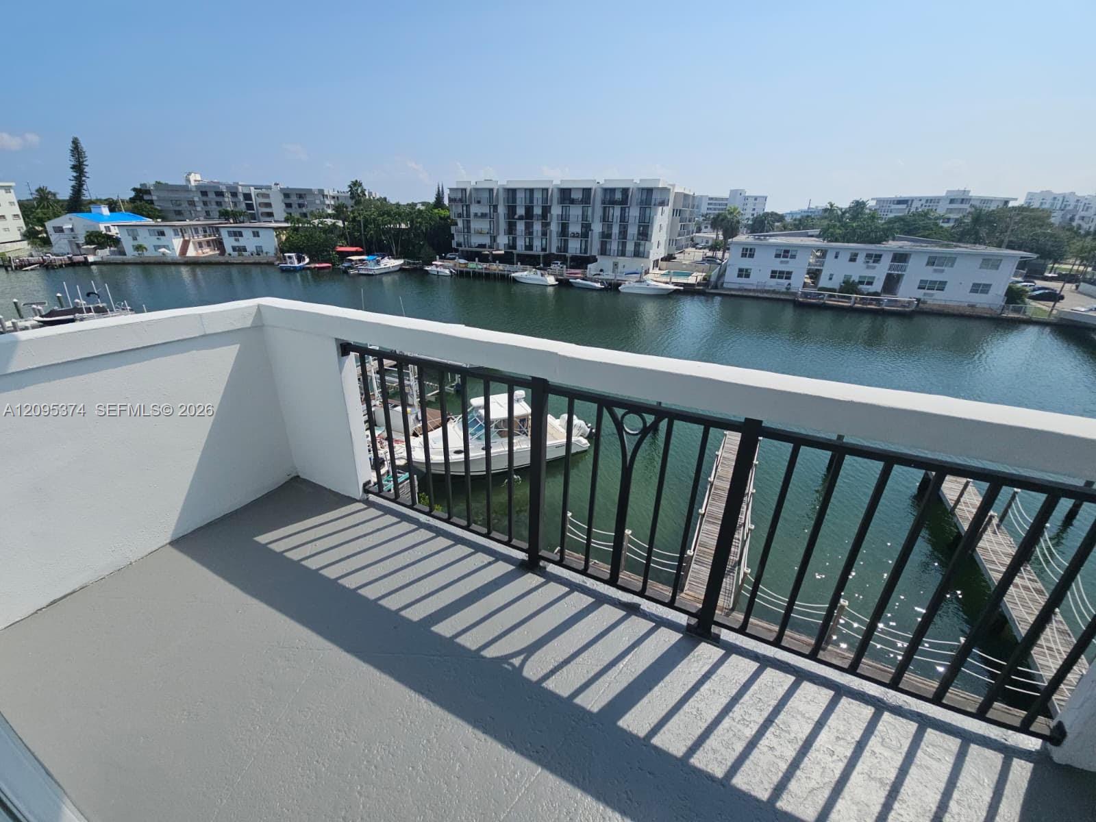 8101 Crespi Boulevard gallery image #29