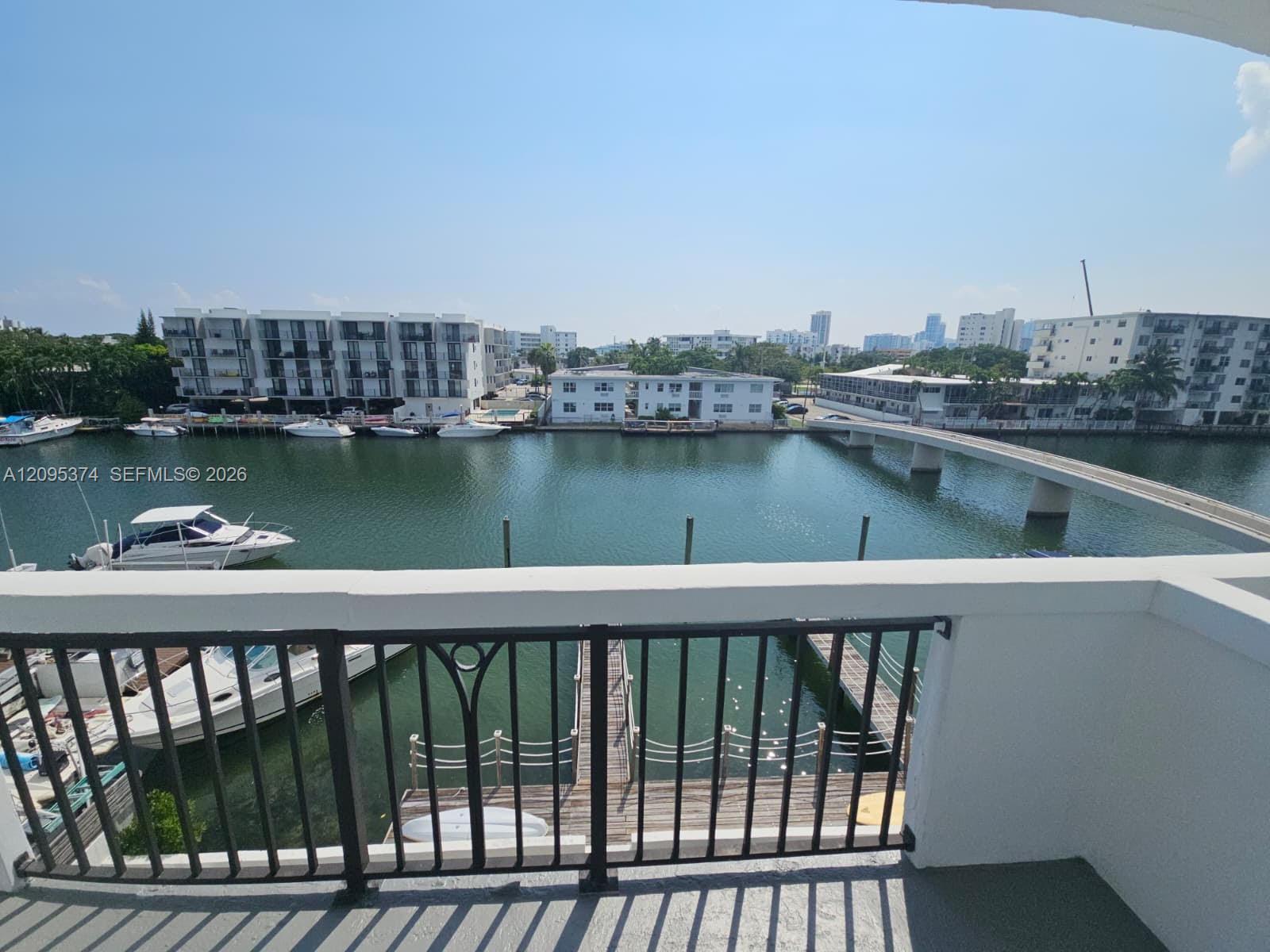 8101 Crespi Boulevard gallery image #30