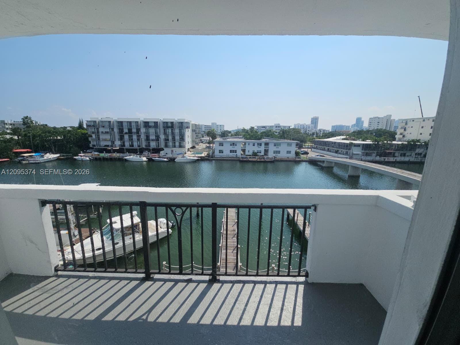 8101 Crespi Boulevard gallery image #31