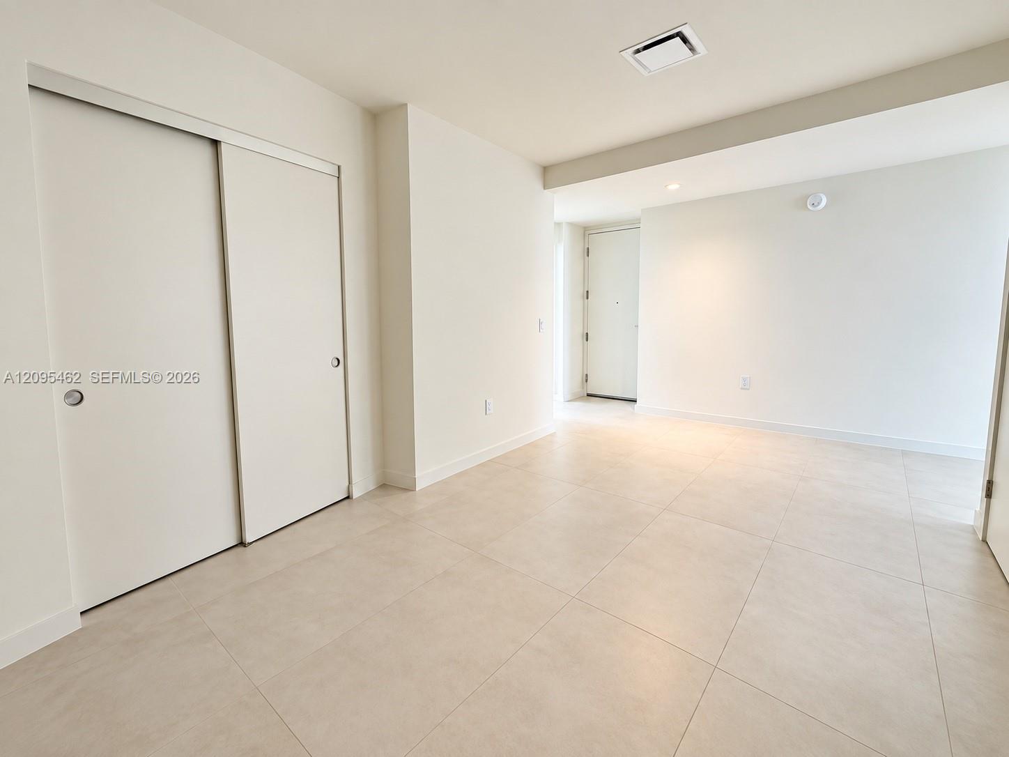 1400 Biscayne gallery image #10