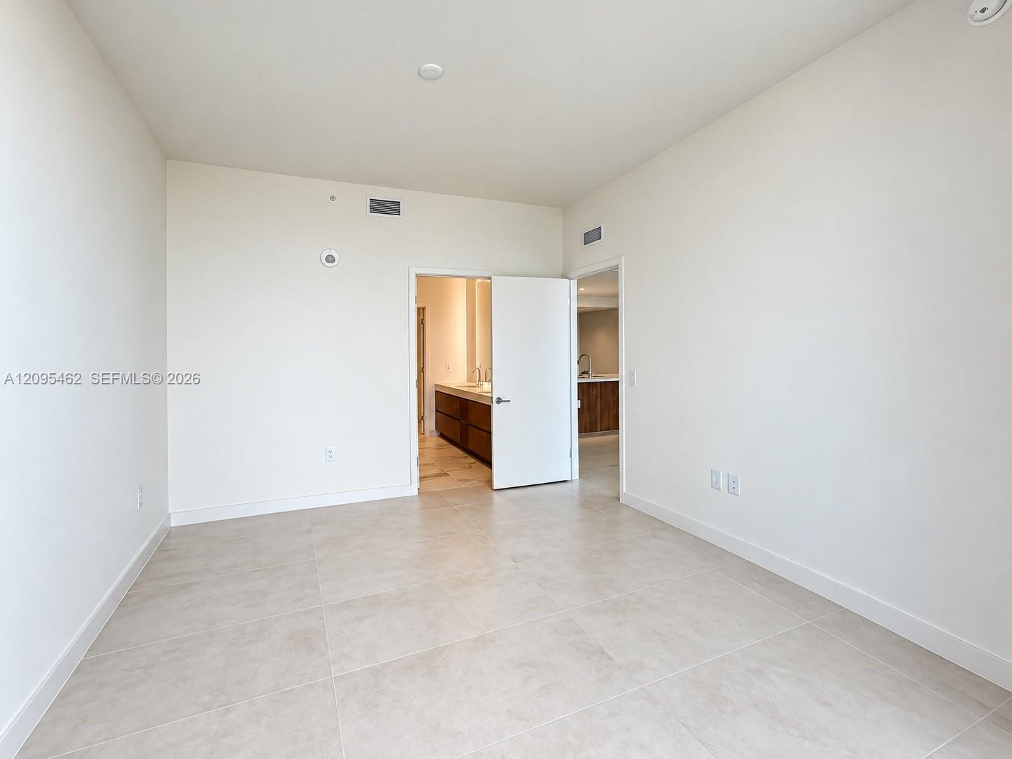 1400 Biscayne gallery image #16