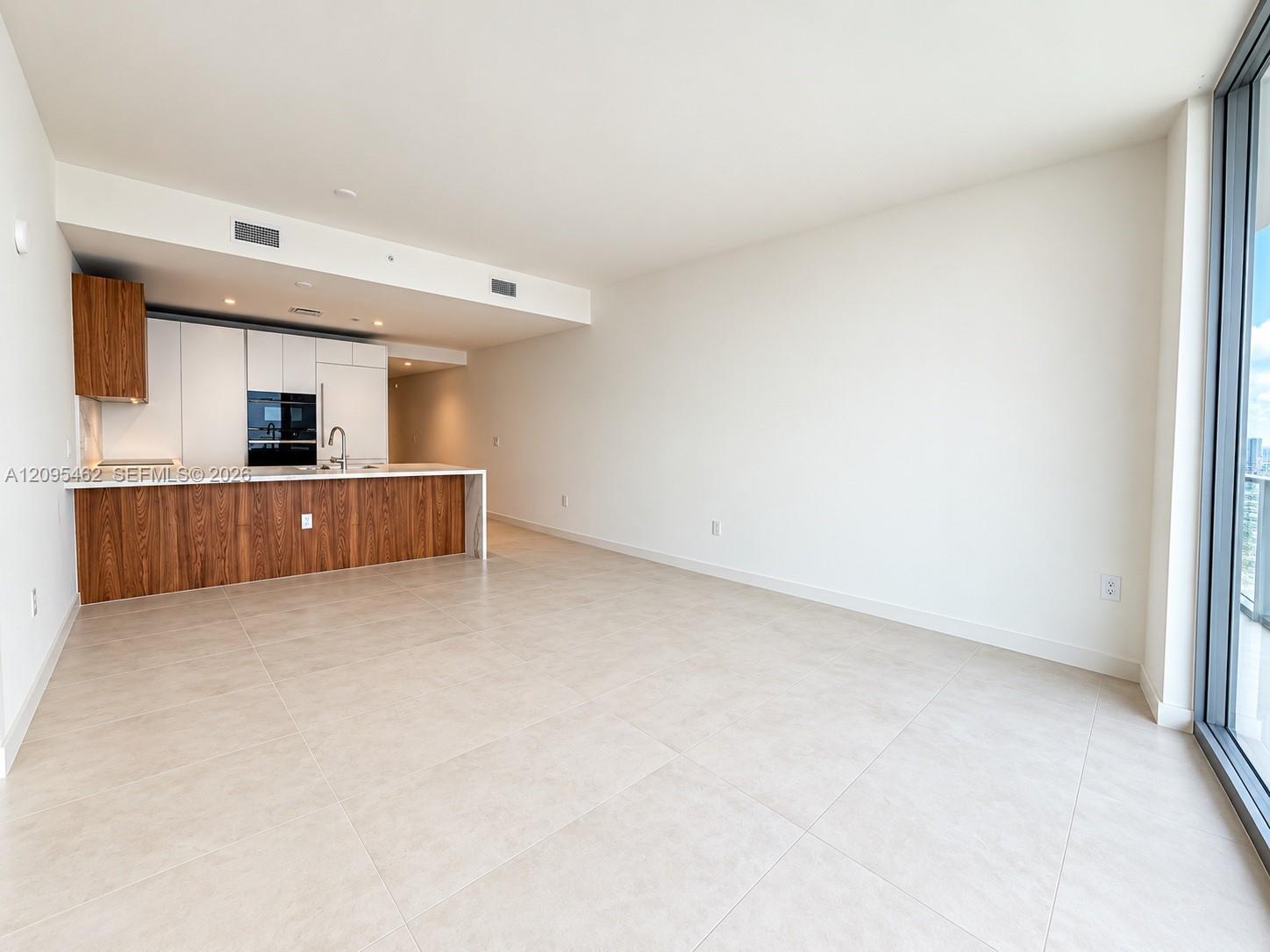1400 Biscayne gallery image #6